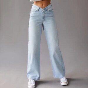 BDG Dipped V Flare Women’s Jeans